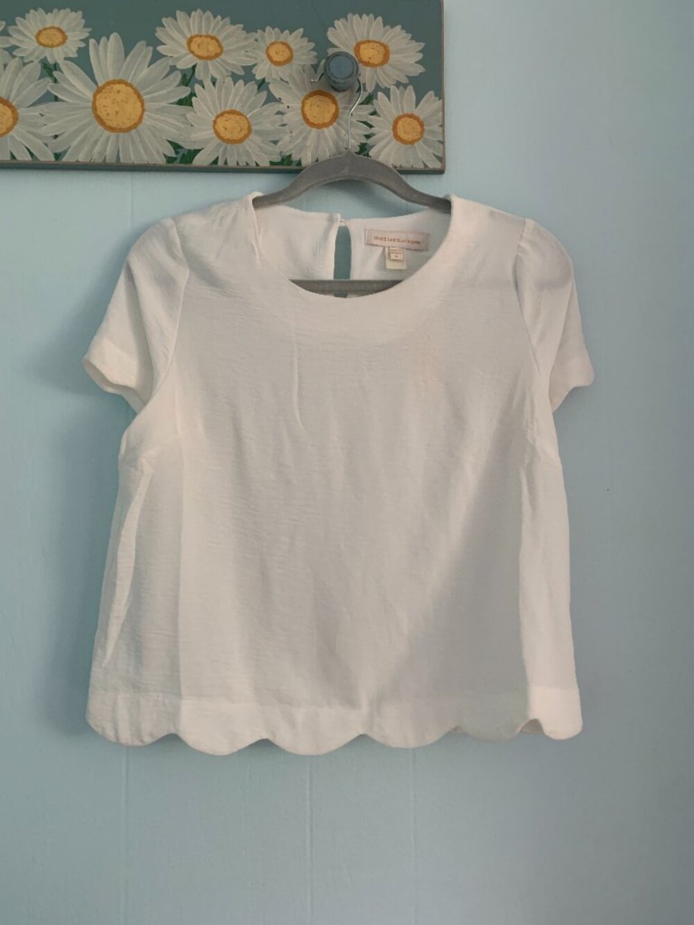 Scalloped White Cropped Top by Monteau of Los Angeles, size M - NWT
